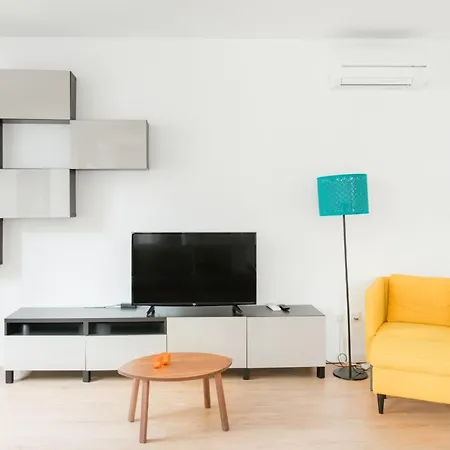 아파트 Spacious Modern Flat In The Estrela District With Parking 리스본