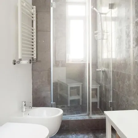 아파트 Spacious Modern Flat In The Estrela District With Parking 리스본