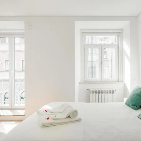 아파트 Spacious Modern Flat In The Estrela District With Parking