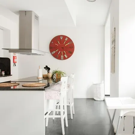Apartment Spacious Modern Flat In The Estrela District With Parking Lisbon