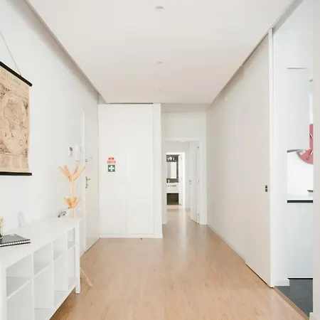 Spacious Modern Flat In The Estrela District With Parking Apartment *