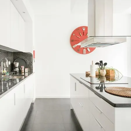 Spacious Modern Flat In The Estrela District With Parking Apartment
